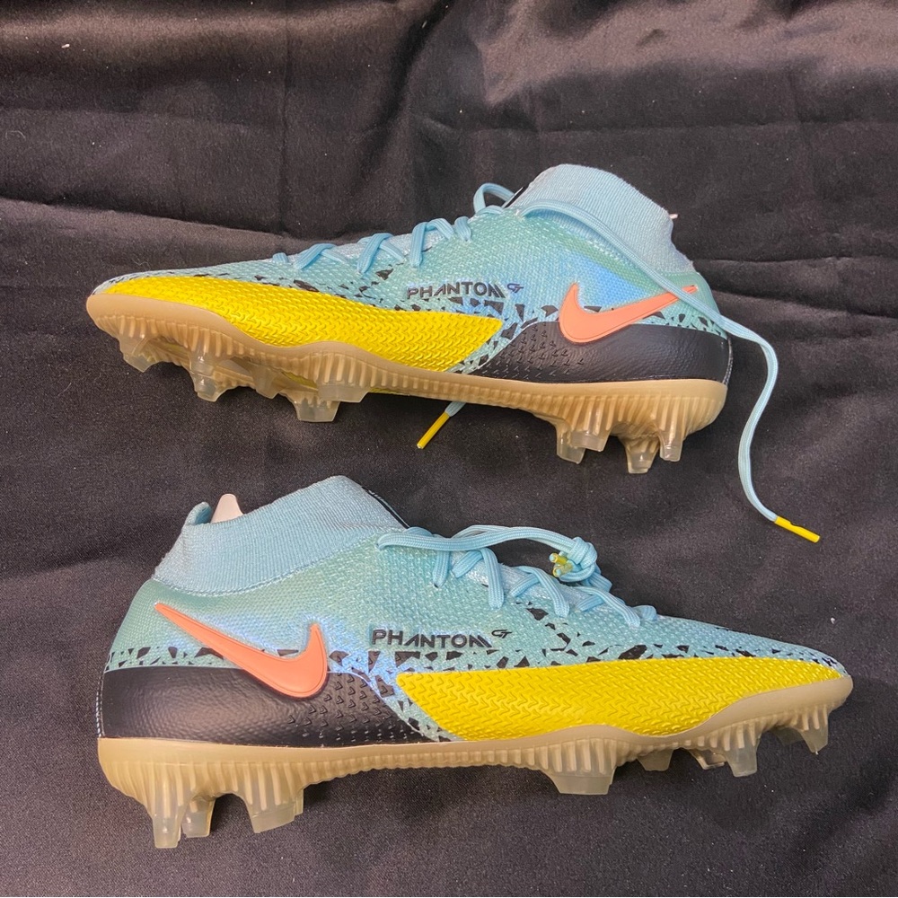 NWT Nike Phantom Soccer Cleats in Blue and Yellow